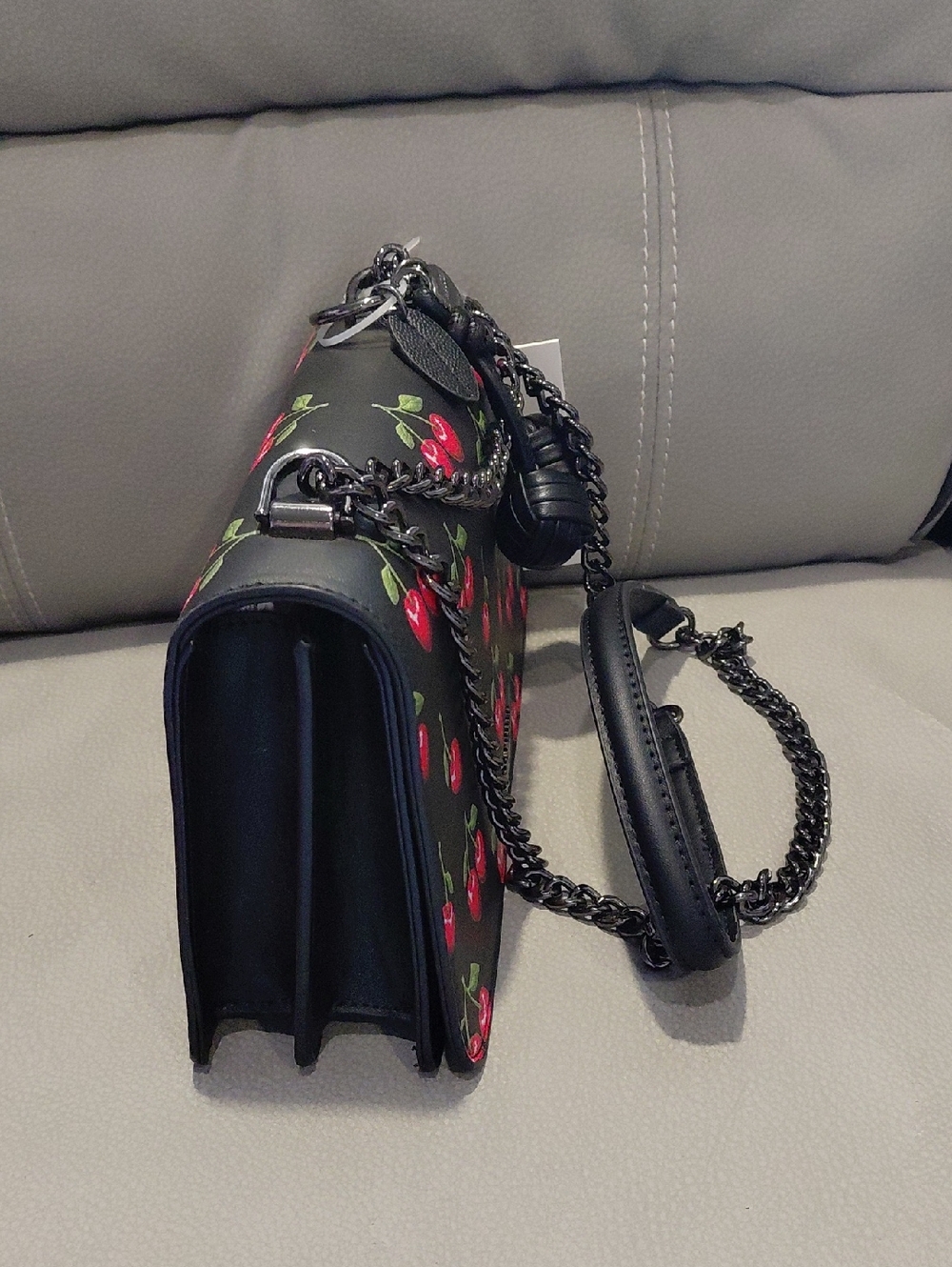 STEVE MADDEN CHERRIES CROSSBODY - Picture 4 of 12